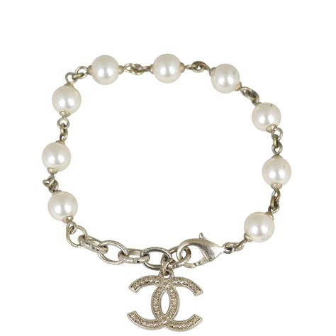 chanel pearl bracelet vintage|chanel pearl bracelet price.